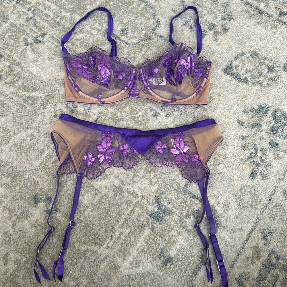 Fleur Du Mal - Lilly Bra and Garter - Picture 3 of 3